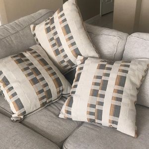 Accent pillows